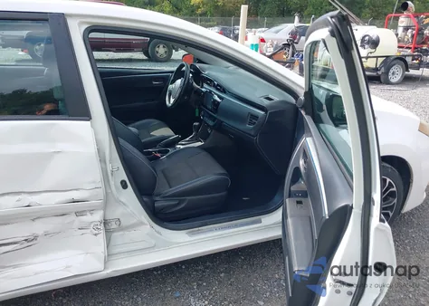 2015 Toyota Corolla S Plus z USA, uszkodzony, nr VIN 2T1BURHE3FC341862